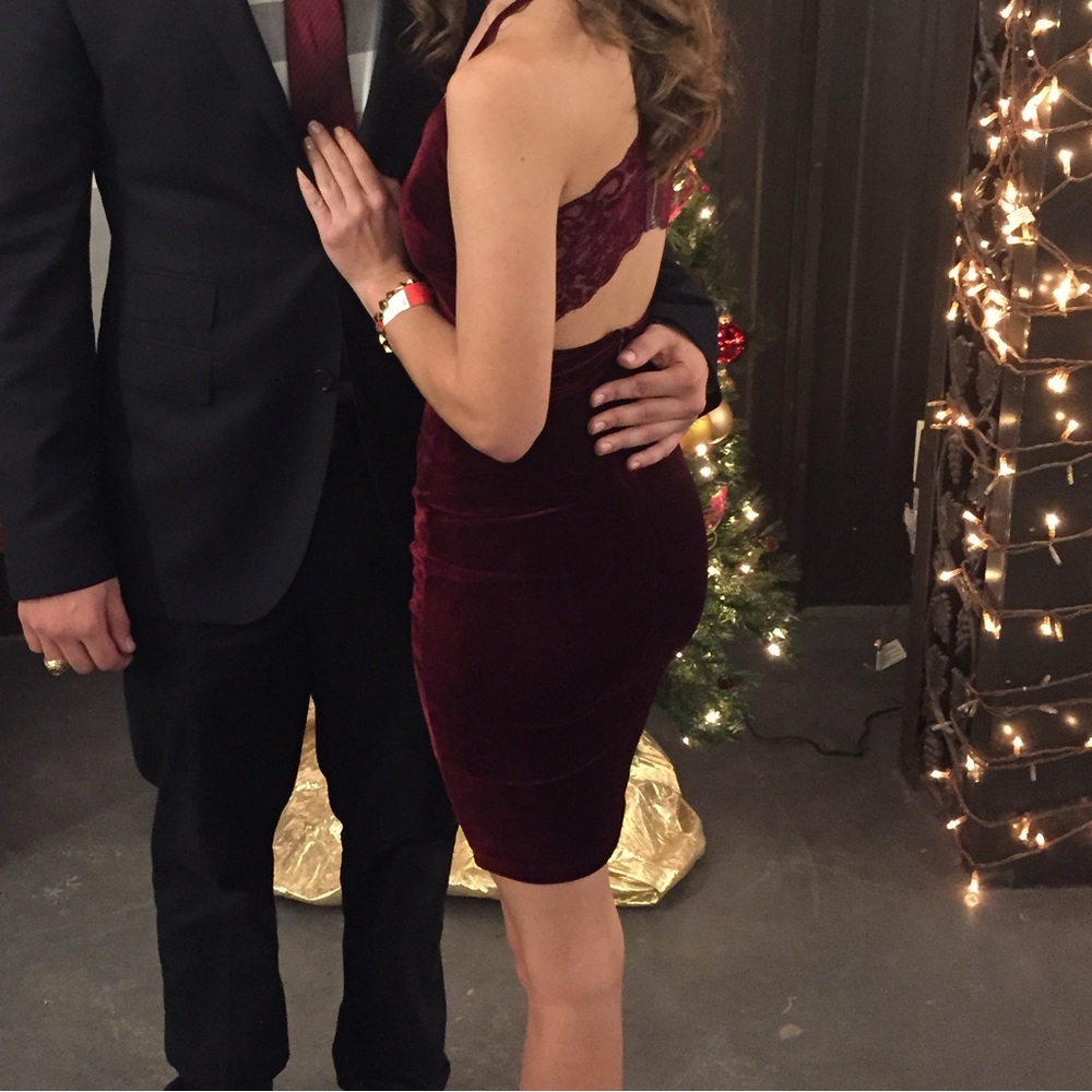 Lulu’s Maroon / red velvet lace dress